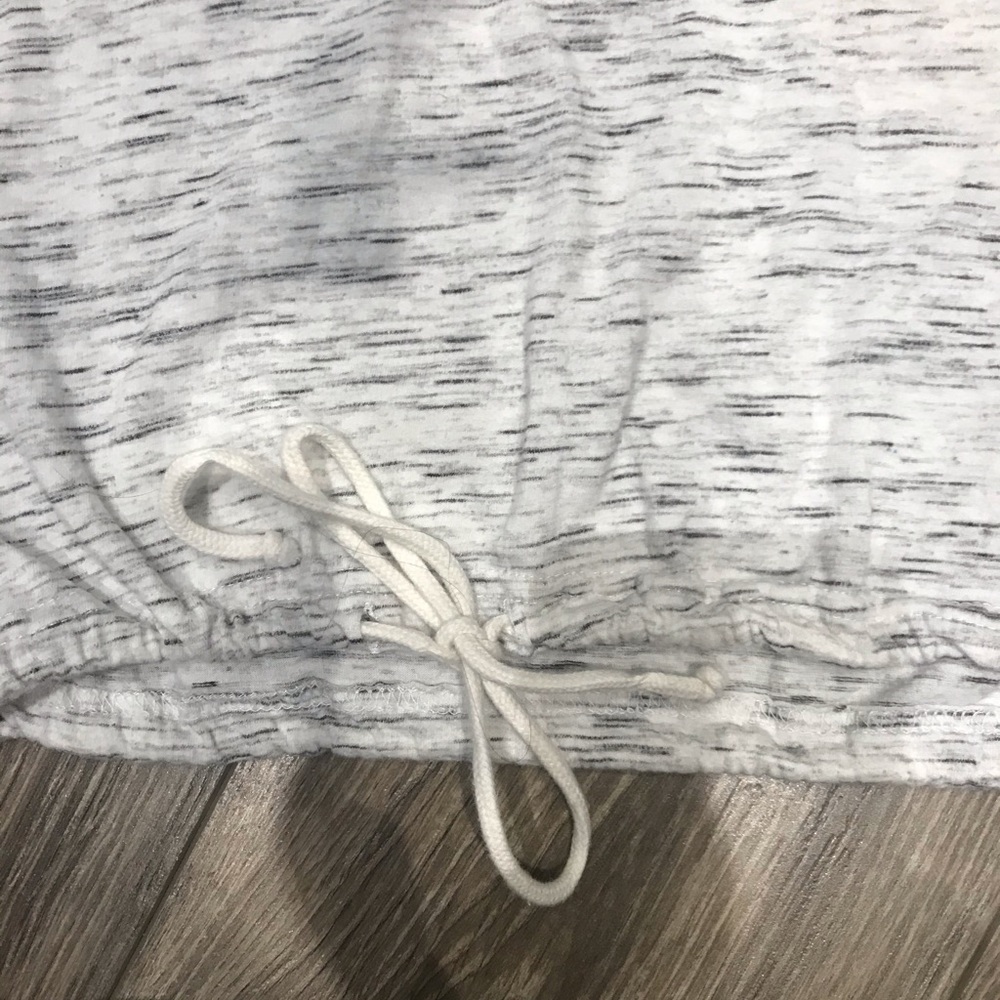 🔥CROP TOP🔥 - Picture 3 of 4